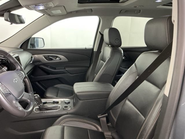 Used 2020 Chevrolet Traverse RS w/ LPO, 'HIT The Road' Package AWD/4WD image 16