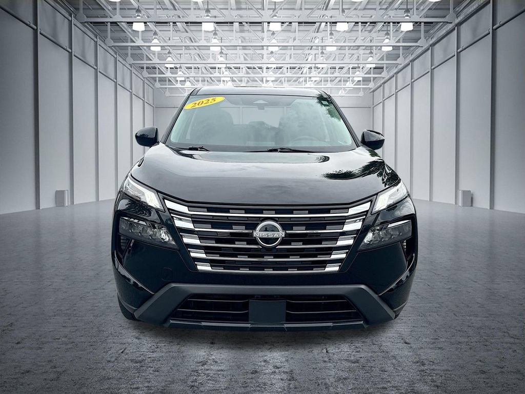 Certified 2025 Nissan Rogue SV FWD image 2
