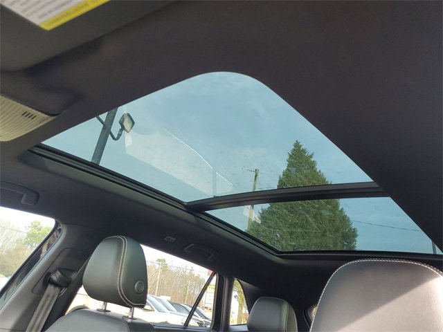 Certified 2024 Volkswagen Atlas Cross Sport SE w/ Panoramic Sunroof Package image 19