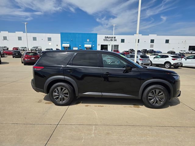 Used 2022 Nissan Pathfinder S image 15