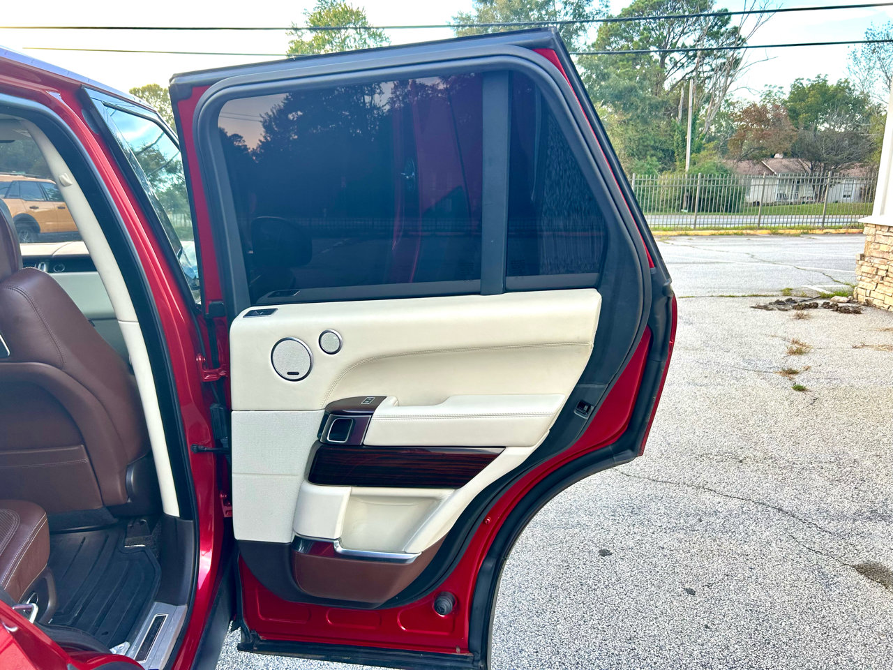 Used 2015 Land Rover Range Rover Autobiography image 19