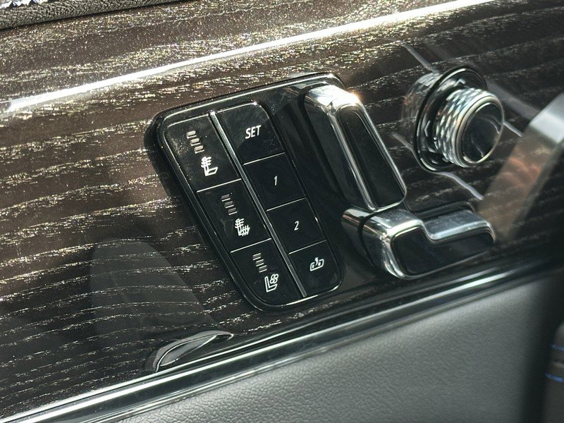 New 2025 Cadillac Escalade IQ Luxury 1 w/ Smart Trailering package image 25