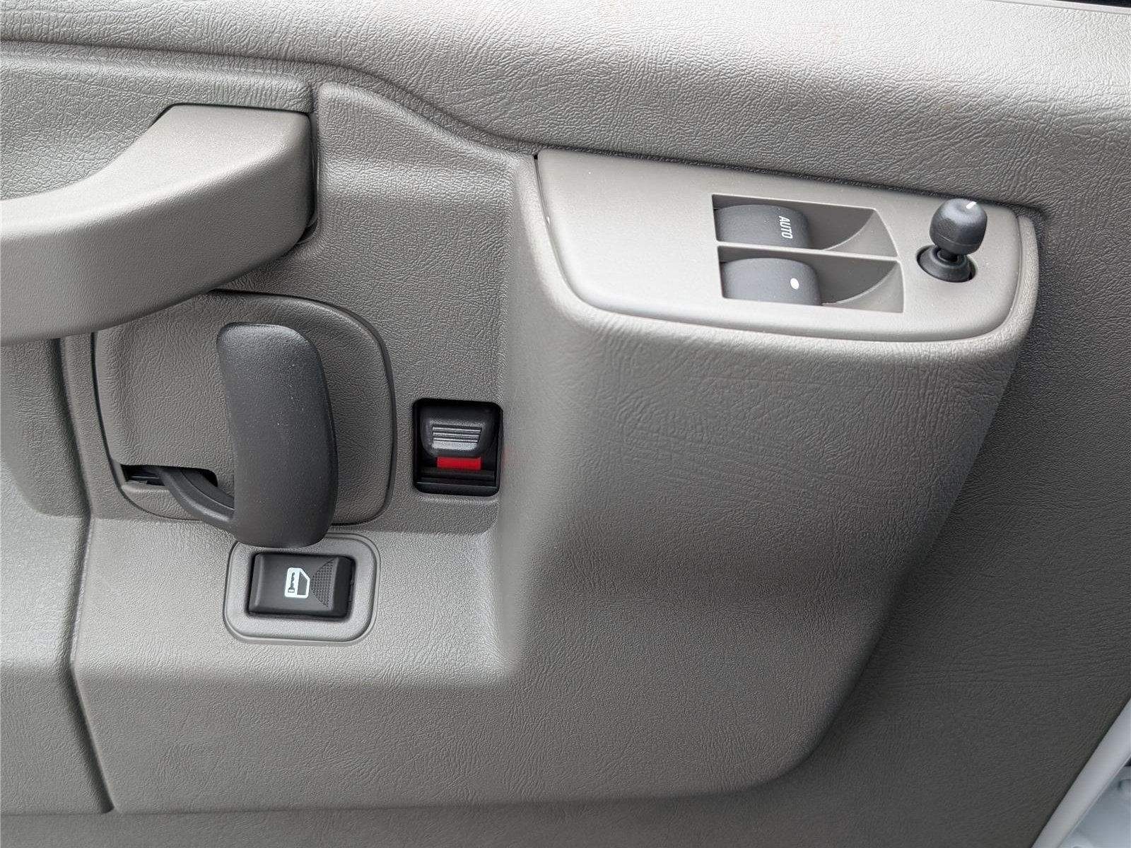 New 2026 Chevrolet Express 3500 RWD image 13