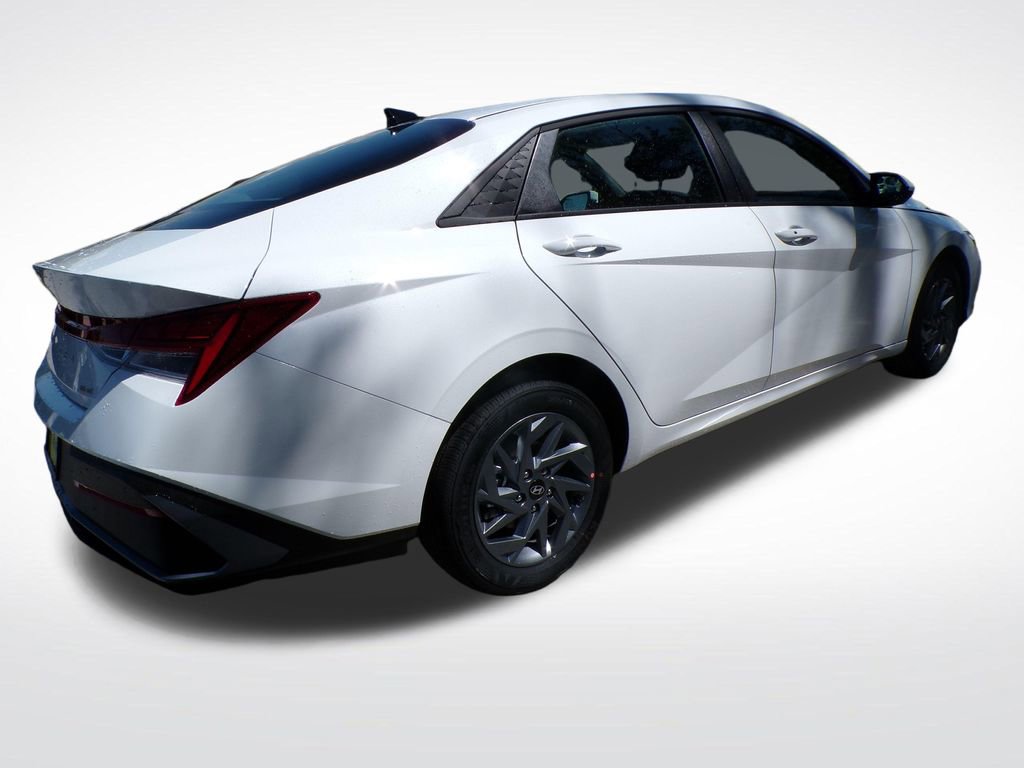 New 2026 Hyundai Elantra Hybrid FWD image 7