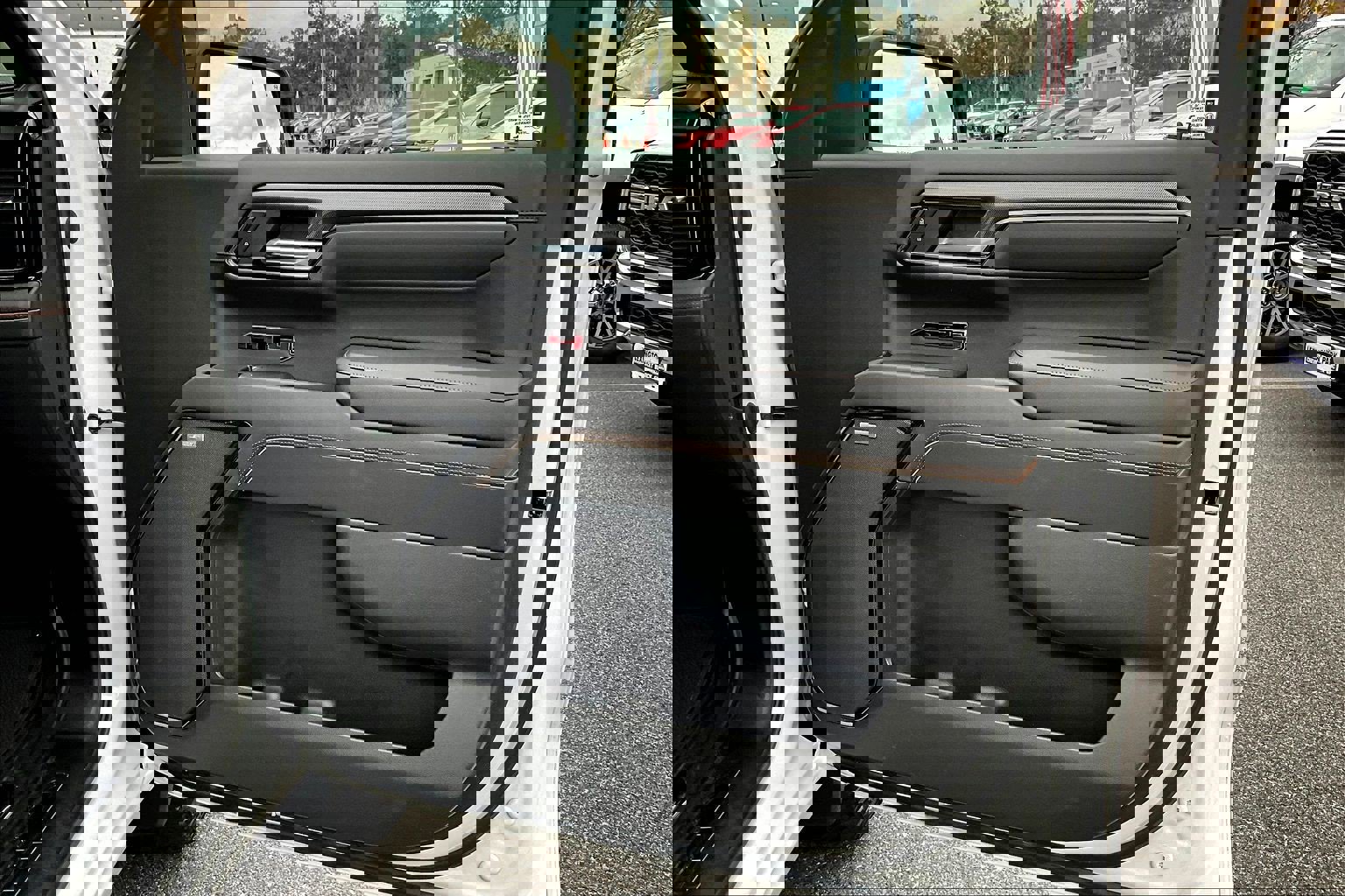 Certified 2022 GMC Sierra 1500 AT4 w/ AT4 Premium Package image 20