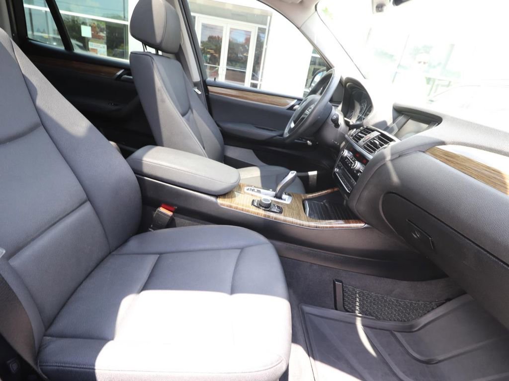 Used 2017 BMW X3 sDrive28i RWD image 16