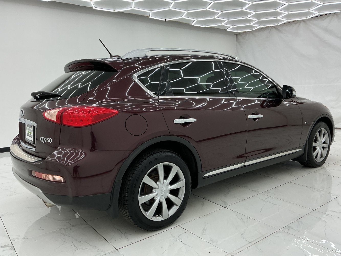 Used 2016 INFINITI QX50 AWD w/ Premium Package image 11
