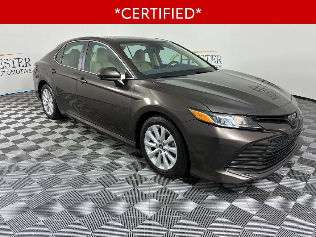 Used 2018 Toyota Camry LE FWD image 2