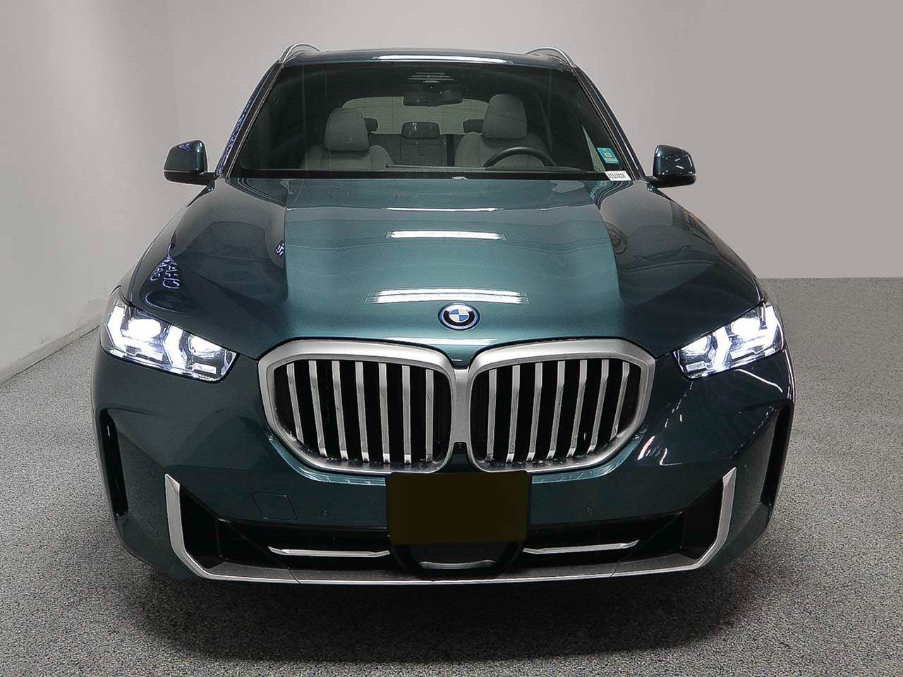 Used 2025 BMW X5 xDrive50e AWD/4WD image 2