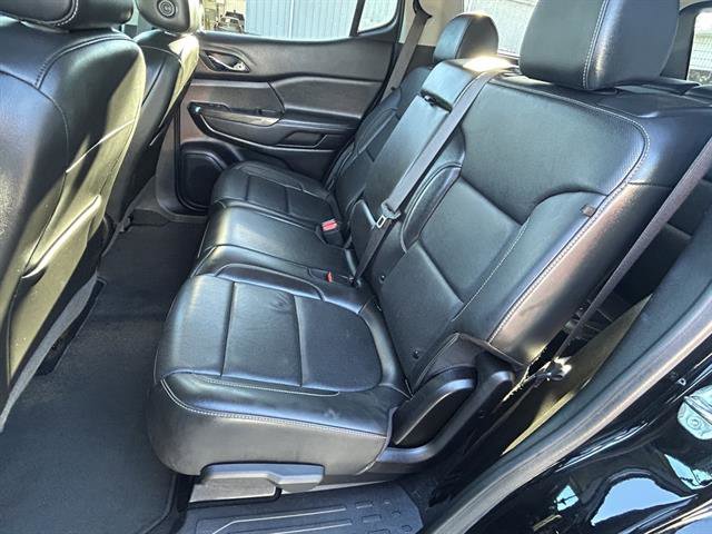 Used 2023 GMC Acadia SLT image 26