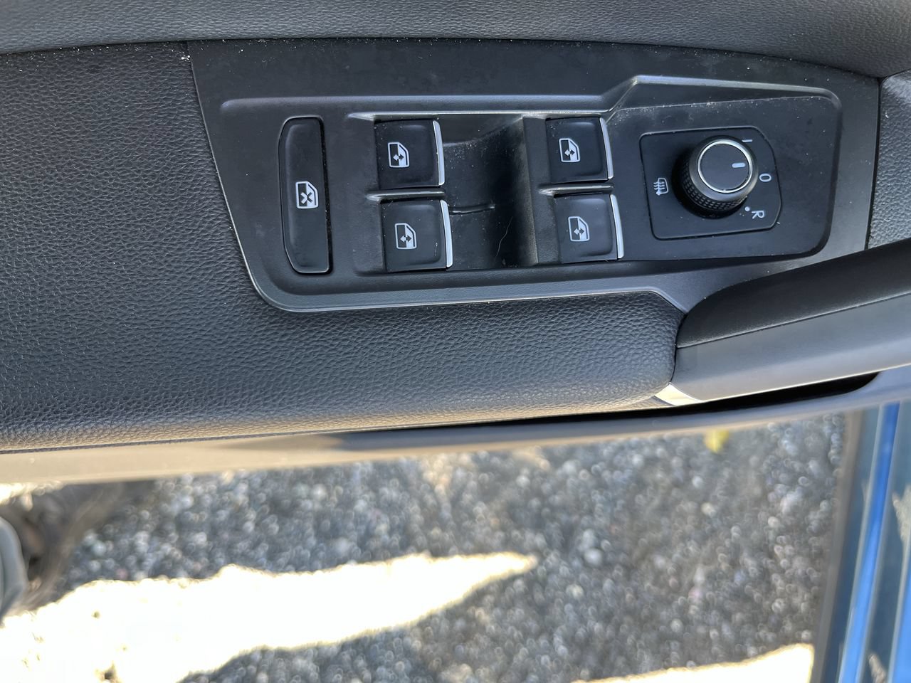 Used 2020 Volkswagen Tiguan SE AWD/4WD image 4