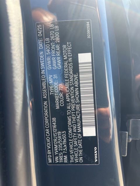 Used 2025 Volvo XC60 B5 Core image 10