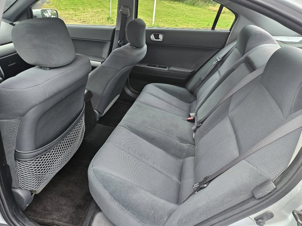 Used 2006 Mitsubishi Galant ES FWD image 13