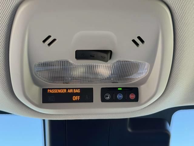 Used 2025 Chevrolet Trax LT FWD image 28
