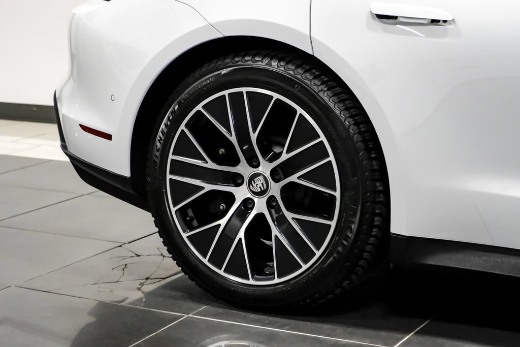 Used 2023 Porsche Taycan RWD image 50