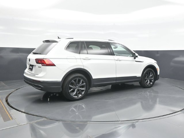 Used 2022 Volkswagen Tiguan SE AWD/4WD image 7