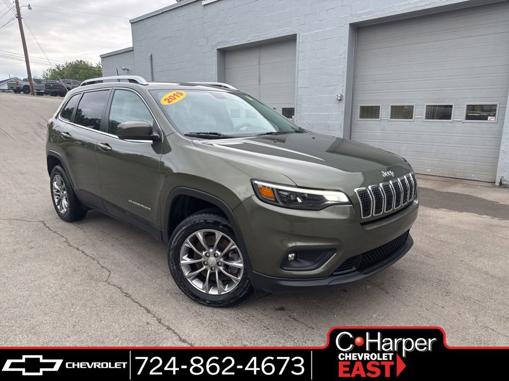 Used 2019 Jeep Cherokee Latitude Plus w/ Cold Weather Group AWD/4WD image 1