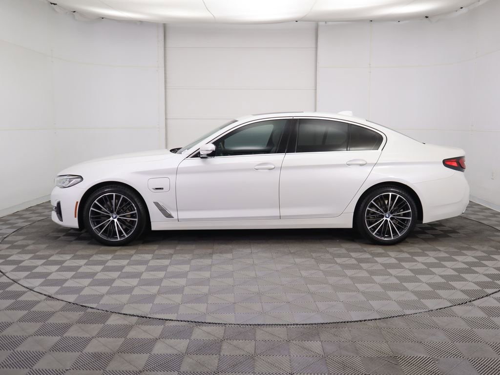 Certified 2023 BMW 530e w/ Premium Package image 8