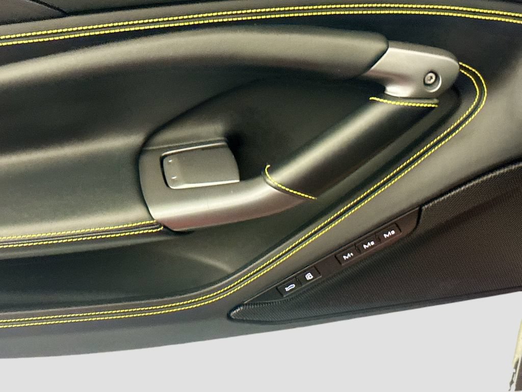 Used 2020 Ferrari F8 Tributo RWD image 18