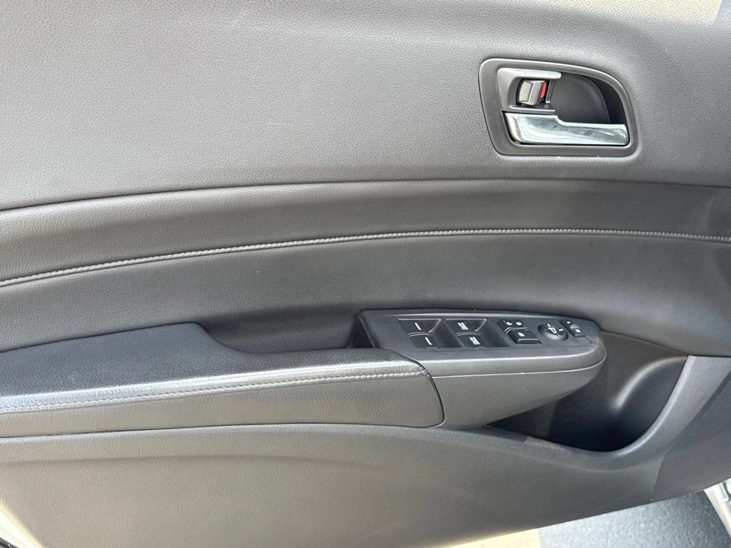Used 2013 Acura ILX w/ Technology Package FWD image 17