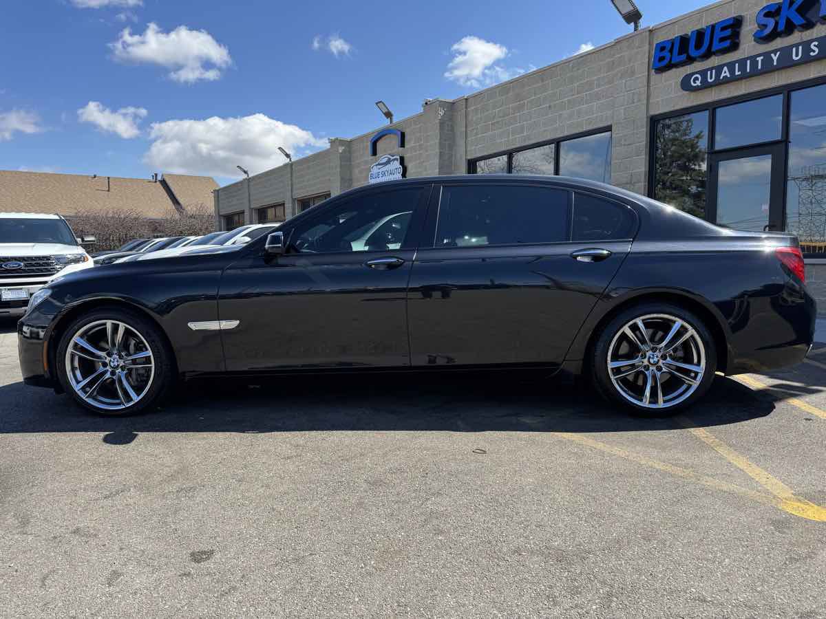 Used 2015 BMW 740Li image 8