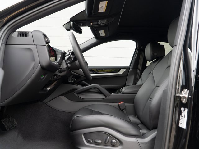 New 2026 Porsche Cayenne Coupe image 17