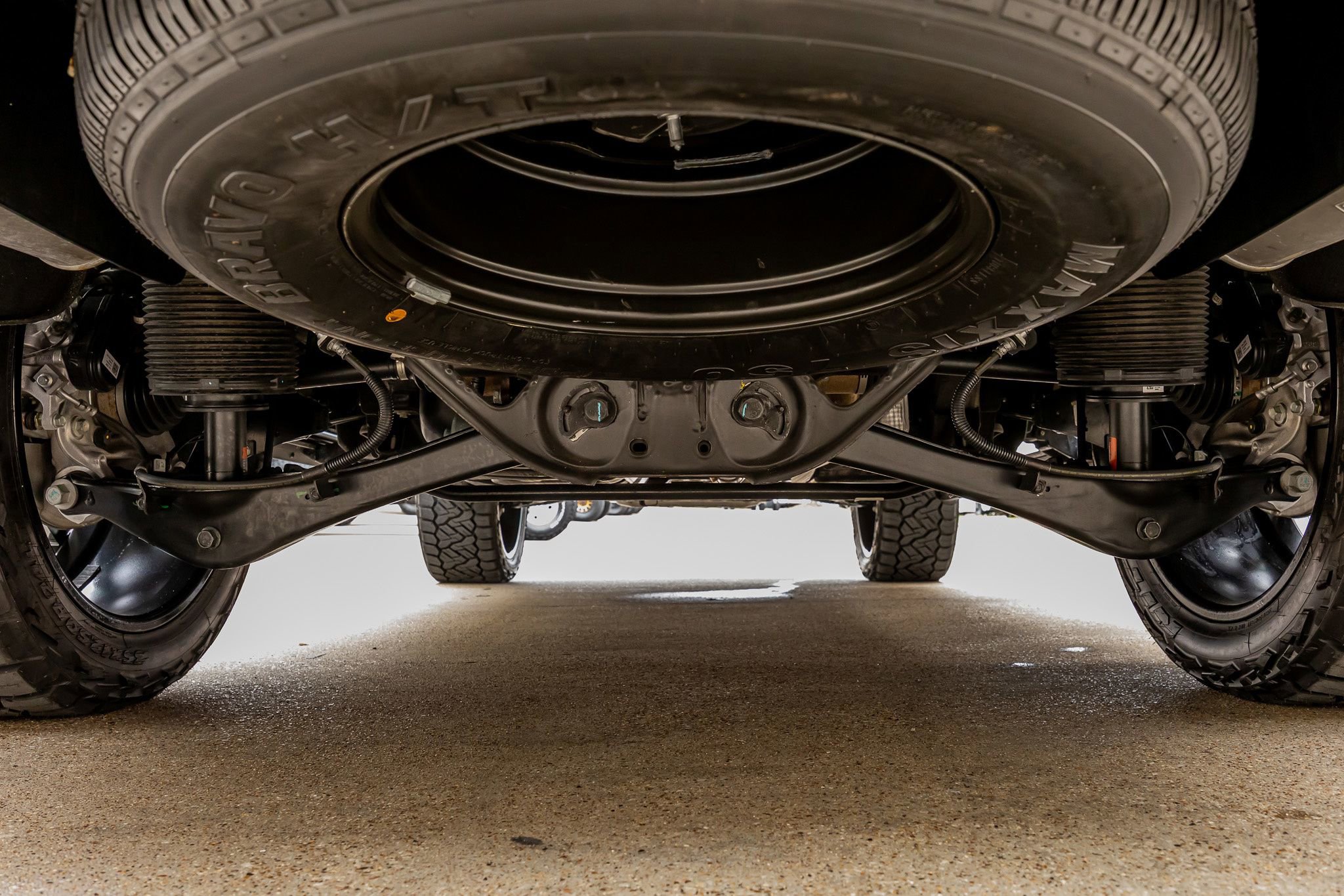 Used 2025 GMC Yukon AT4 w/ AT4 Premium Plus Package image 16