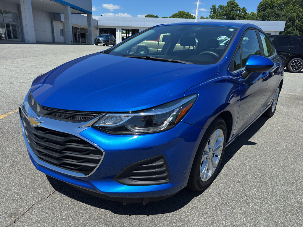 Used 2019 Chevrolet Cruze LT FWD image 1