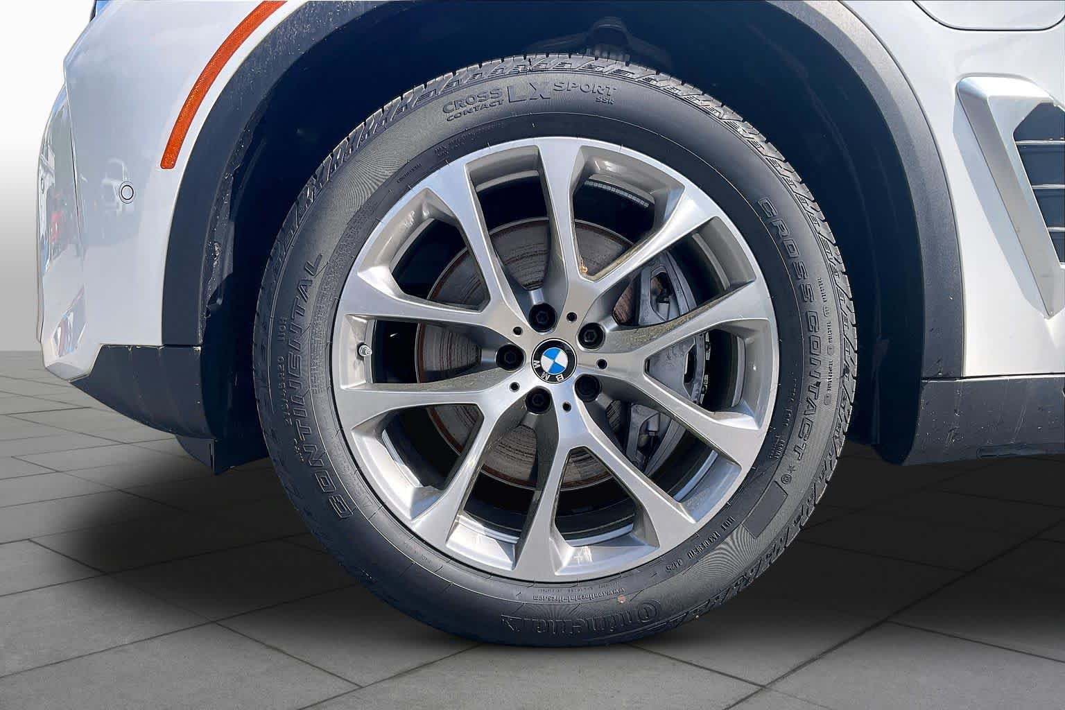 Used 2026 BMW X5 xDrive50e w/ Premium Package AWD/4WD image 11