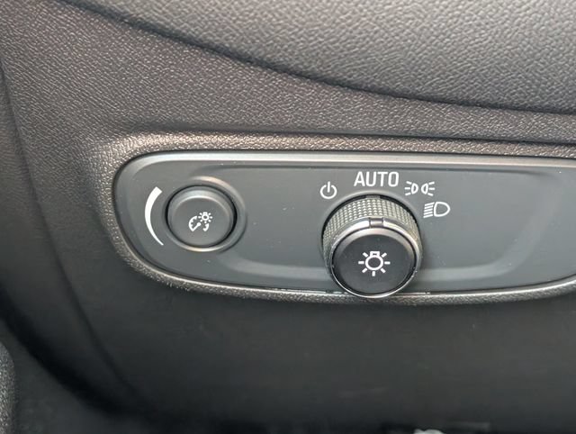 Used 2024 Chevrolet Equinox LT FWD image 21