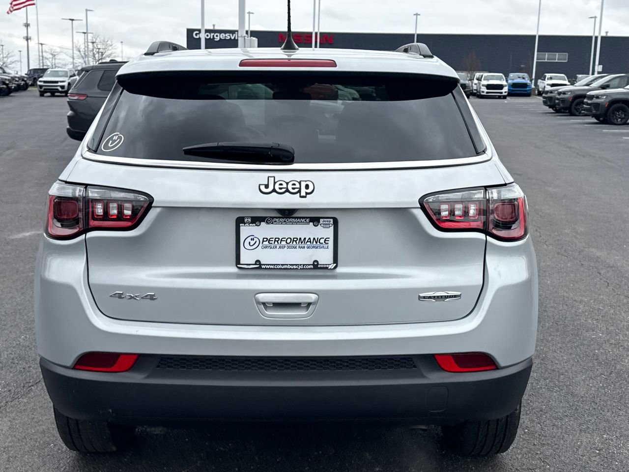 Used 2024 Jeep Compass Latitude w/ Sun and Sound Group image 4