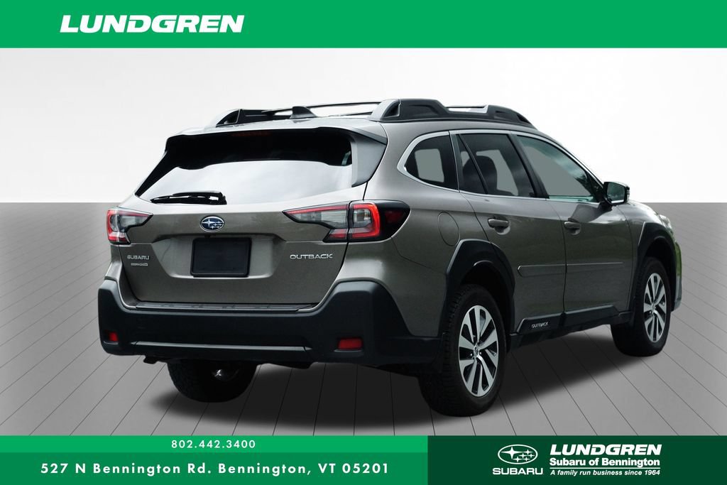 Used 2024 Subaru Outback Premium AWD/4WD image 3