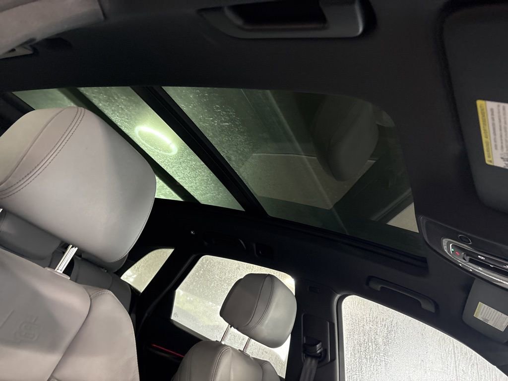 Used 2025 Audi SQ5 Premium Plus w/ Premium Plus Package image 15