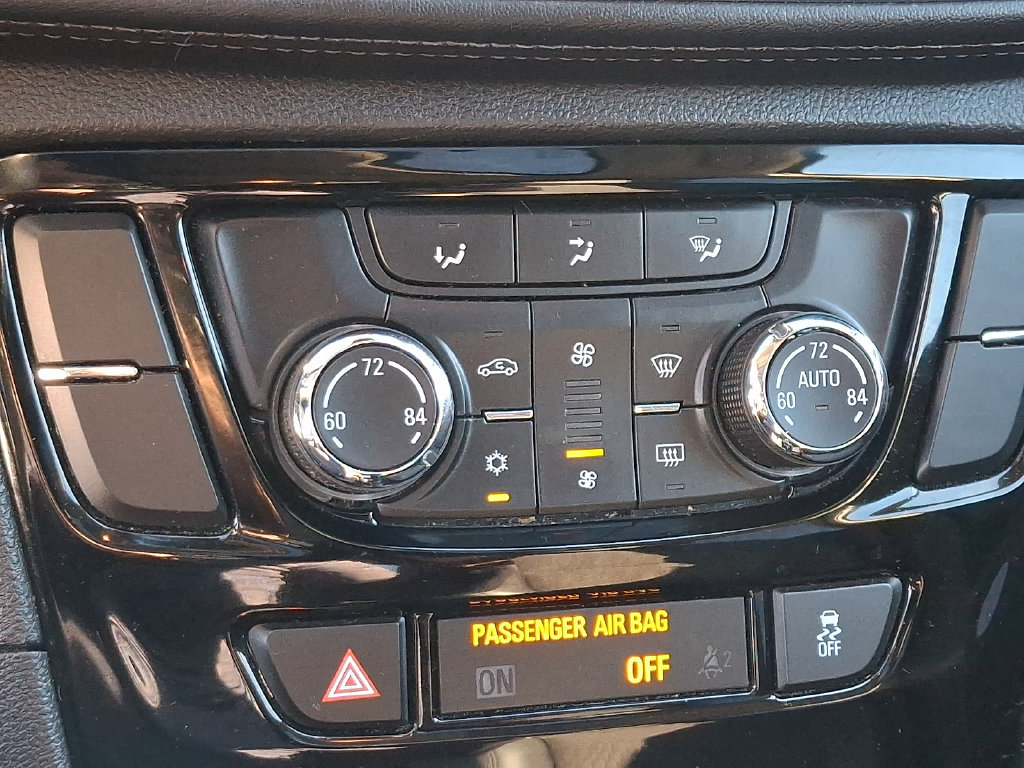 Used 2019 Buick Encore Sport Touring w/ Safety Package AWD/4WD image 17