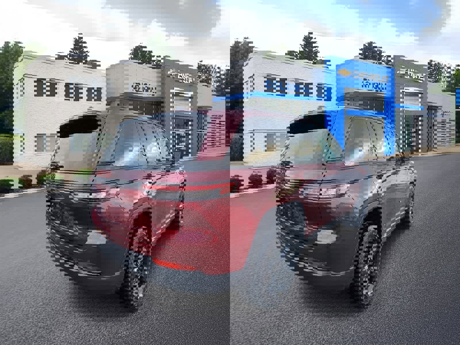 Used 2023 Jeep Grand Cherokee Altitude image 4