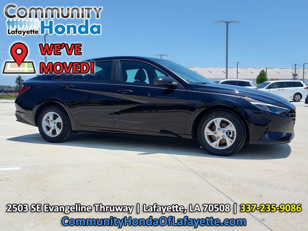 Used 2023 Hyundai Elantra SE w/ Cargo Package FWD image 12