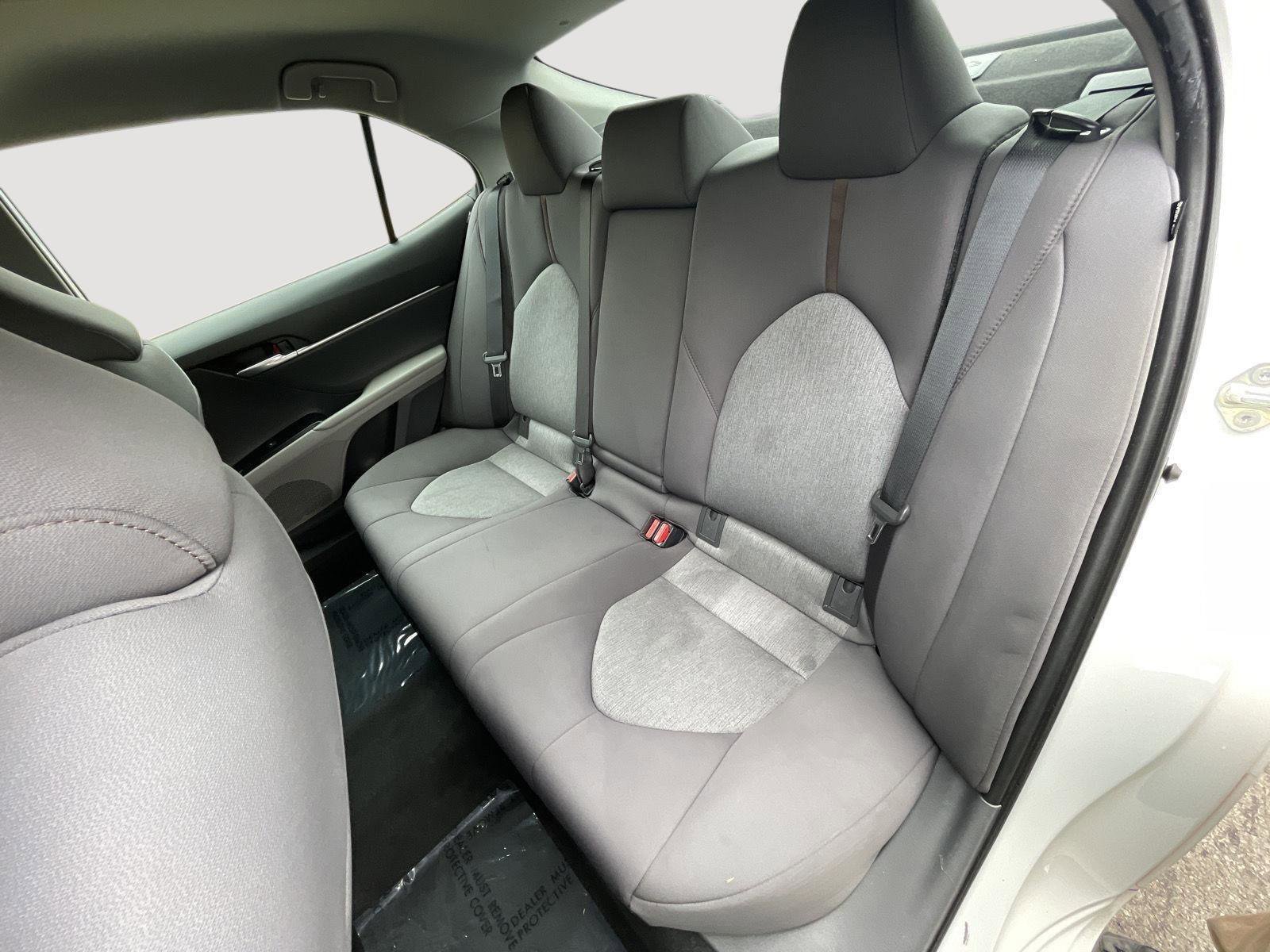 Used 2020 Toyota Camry LE image 18