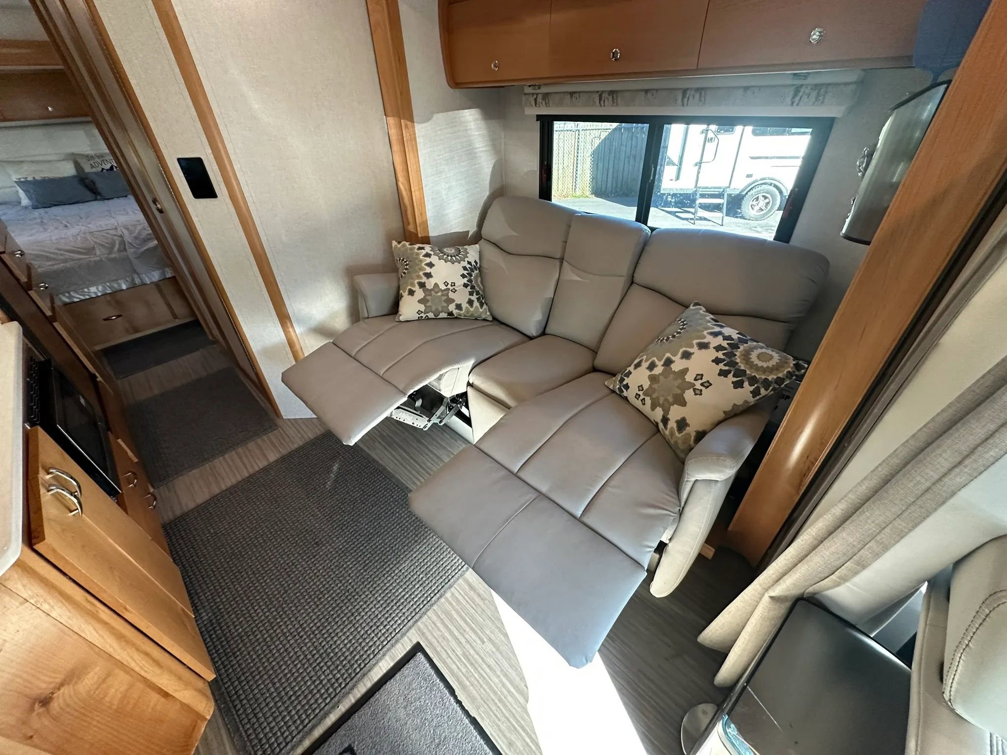 Used 2017 Mercedes-Benz Sprinter 3500 image 43