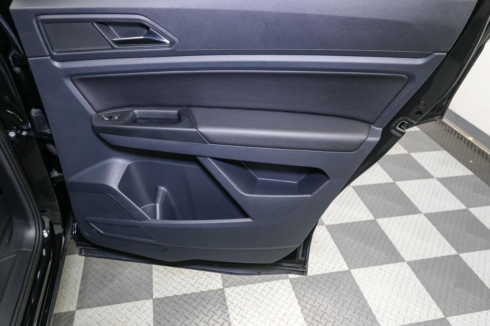 Certified 2020 Volkswagen Atlas Cross Sport SEL image 25