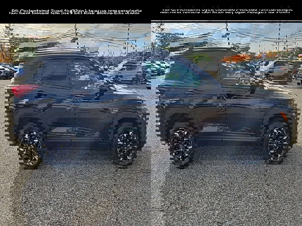 Used 2023 Chevrolet TrailBlazer LT w/ Convenience Package image 2