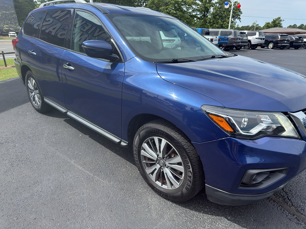 Used 2019 Nissan Pathfinder SV FWD image 3