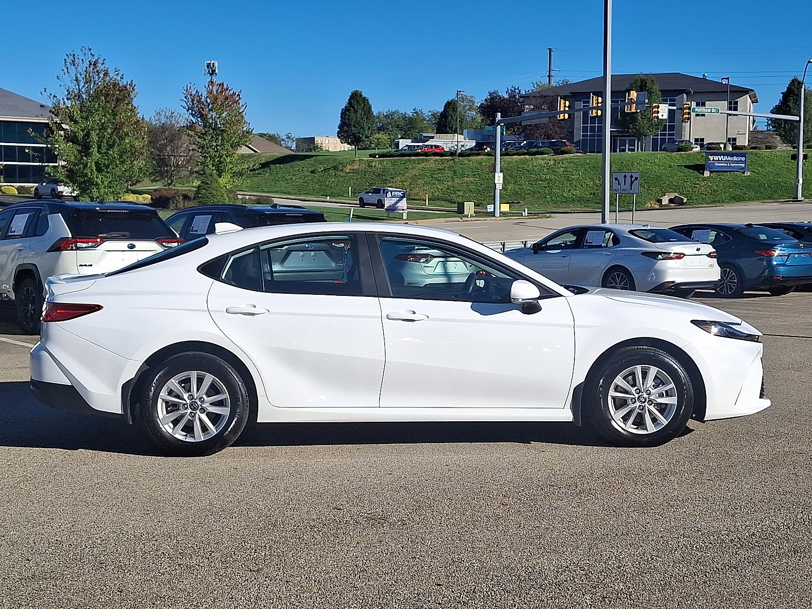 Certified 2025 Toyota Camry Hybrid image 7