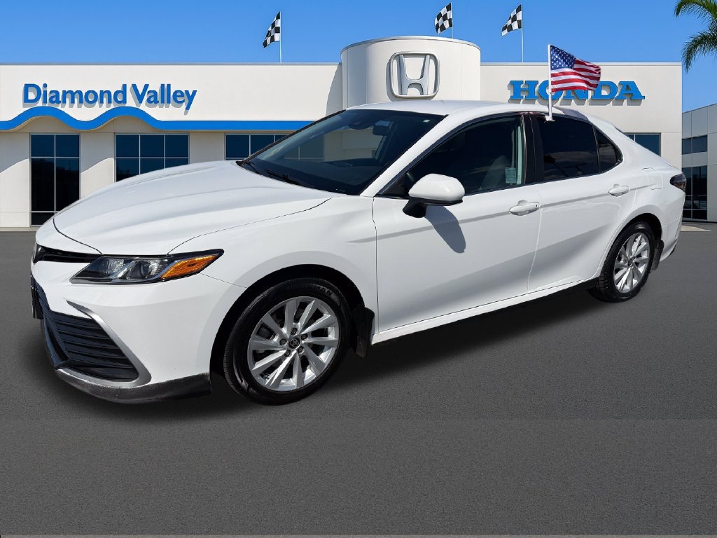 Used 2021 Toyota Camry LE FWD image 3