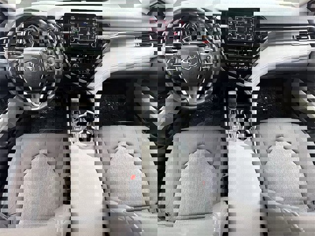 Used 2024 Toyota Camry LE w/ Convenience Package image 10