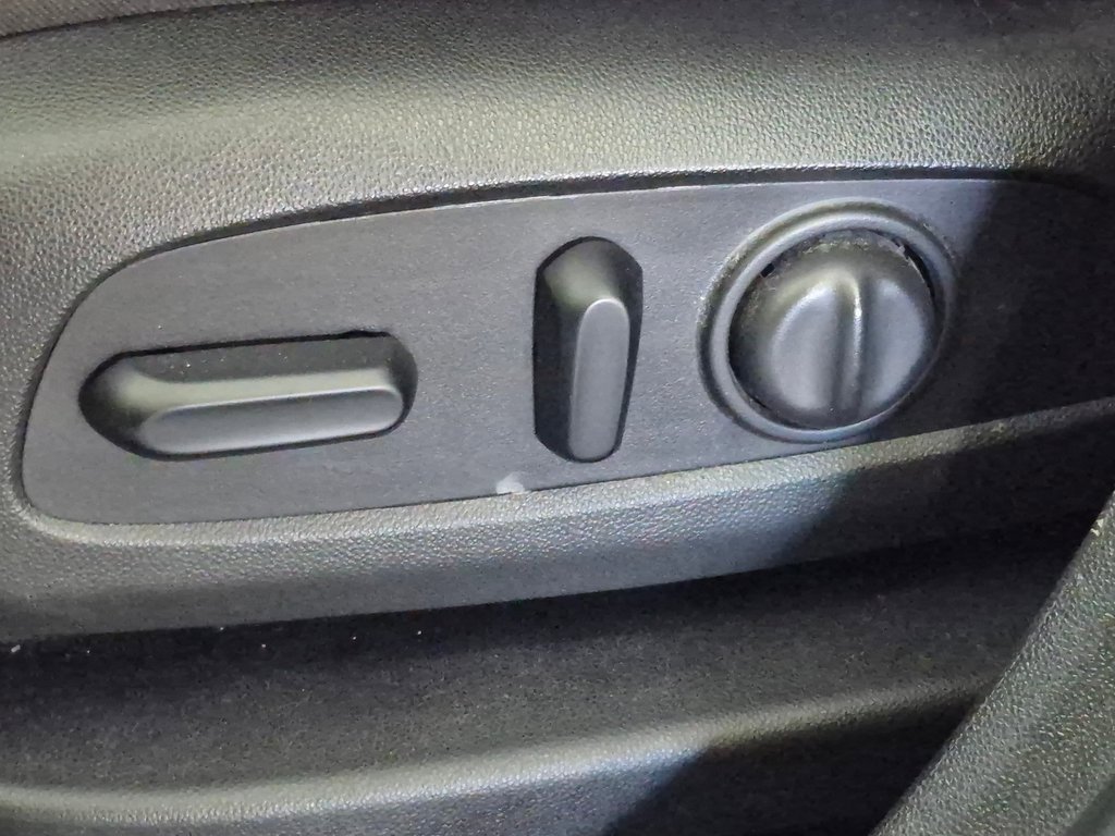 Used 2019 Chevrolet Equinox LT w/ Sun & Navigation Package image 15