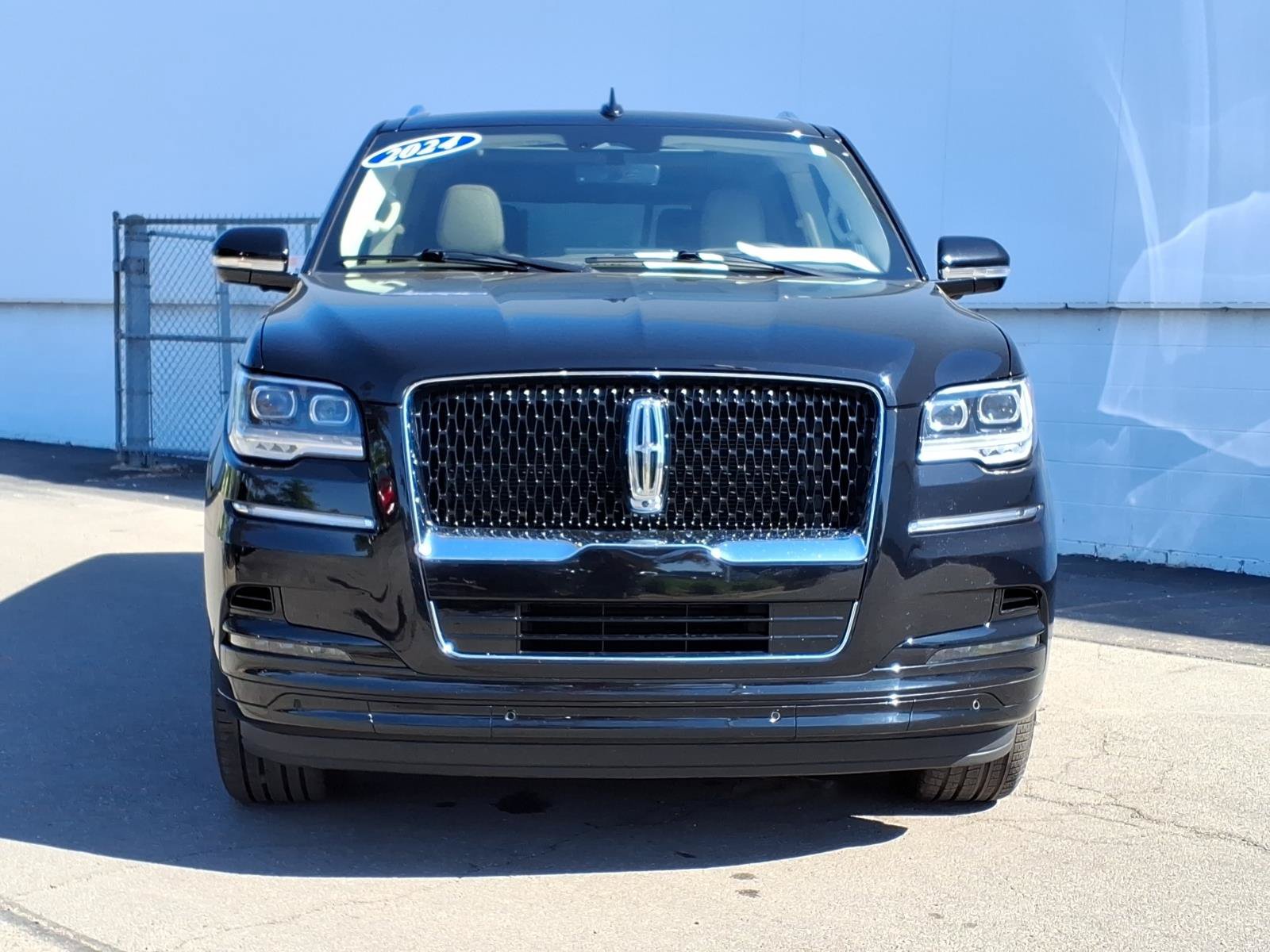 Certified 2024 Lincoln Navigator Reserve AWD/4WD image 2