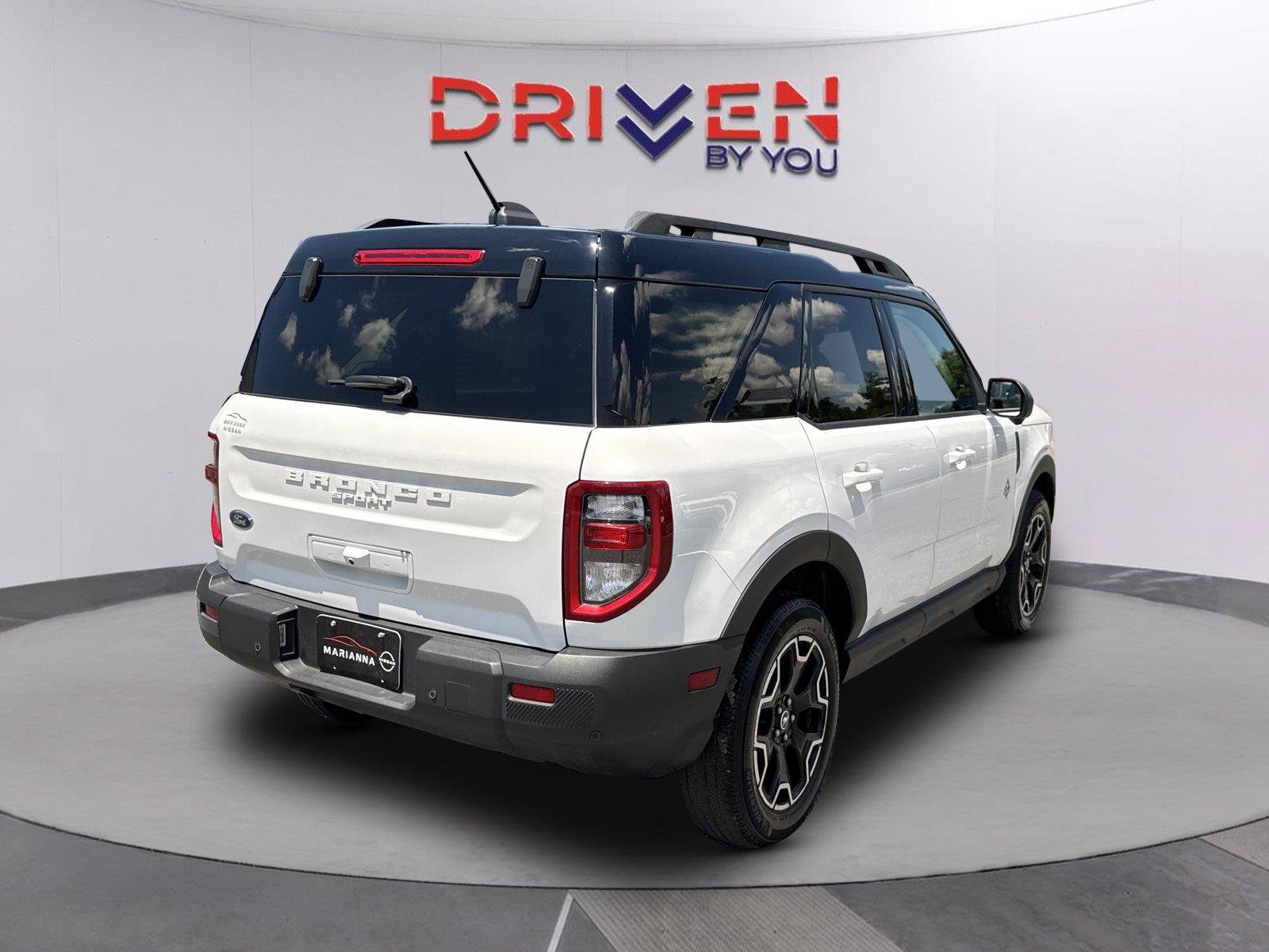 Used 2025 Ford Bronco Sport Outer Banks w/ Outer Banks Tech Package+ AWD/4WD image 3