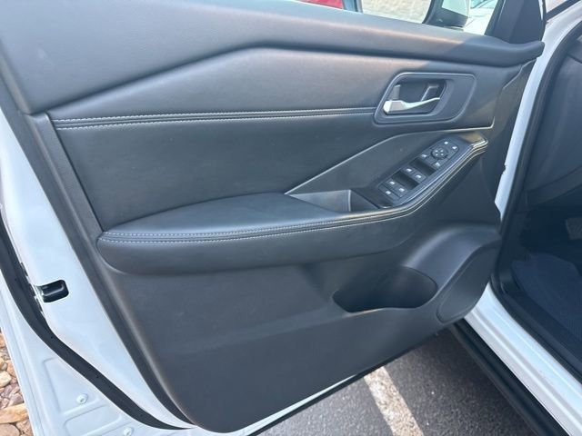 Used 2024 Nissan Rogue SV w/ SV Premium Package image 13