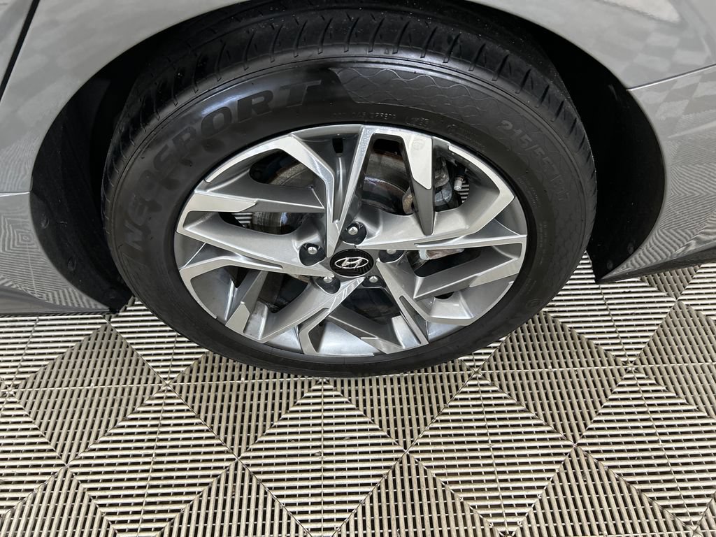 Used 2022 Hyundai Sonata SEL w/ Convenience Package FWD image 10
