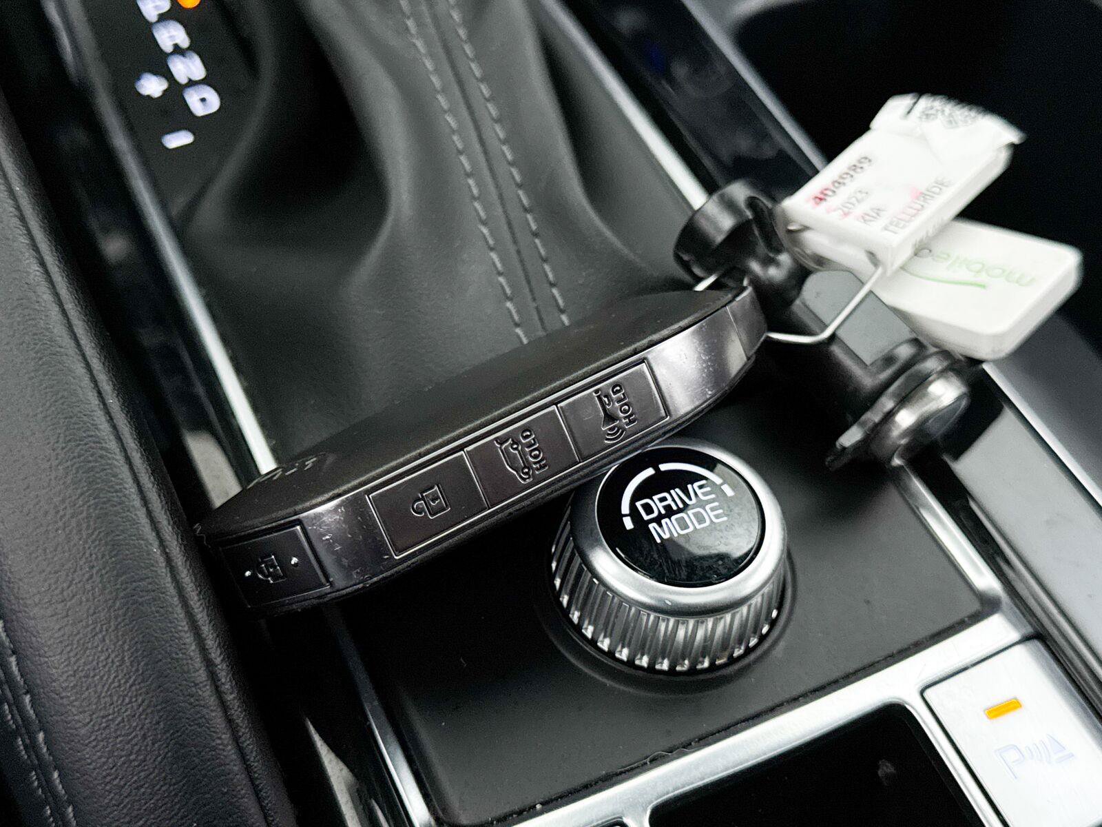 Used 2023 Kia Telluride EX w/ EX Captain's Chair Package FWD image 42